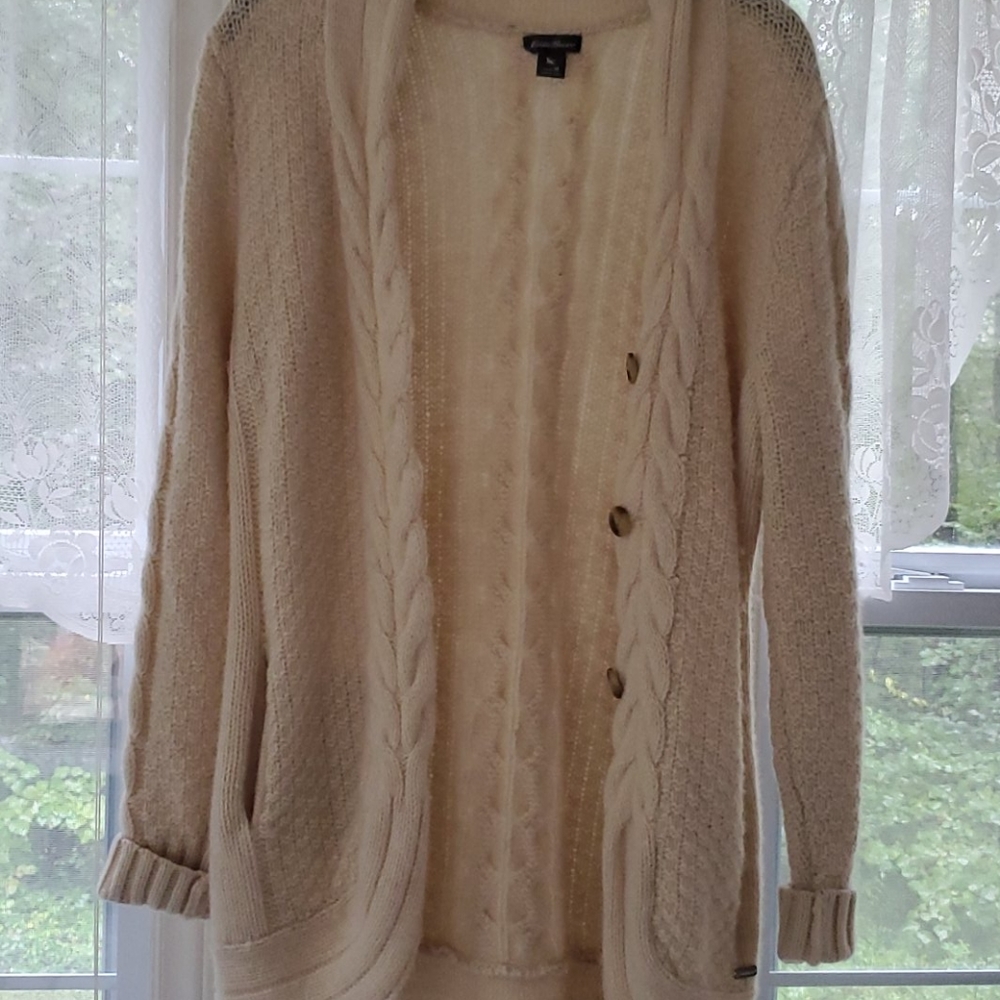 Eddie Bauer size Medium cream sweater cardigan